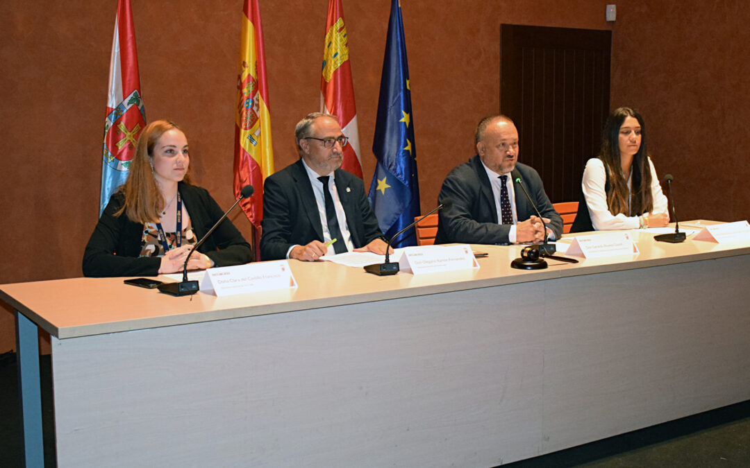 Estudiantes de toda España se reúnen en Ponferrada para participar en una simulación parlamentaria del Consejo Comarcal